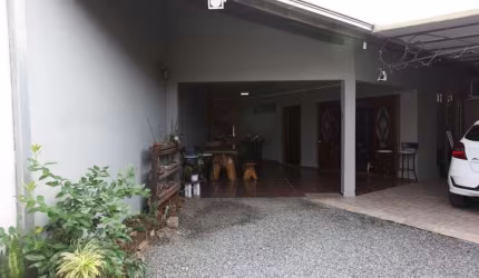 CASA PLANA no SAGUAÇÚ com 3 quartos para VENDA, 130 m²