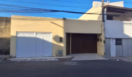 Excelente Casa com 05 Quartos, 03 Suites no Bairro Nsa Sra das Graças