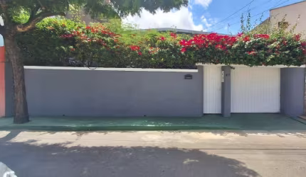 Excelente Casa Residencial no Conjunto Polar com 03 Quartos