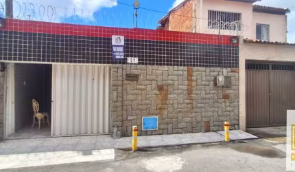 Excelente Casa Residencial com 02 Quartos no Álvaro Weyne