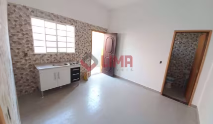 CASA COM 2 KITNETS - IDEAL PARA INVESTIMENTO