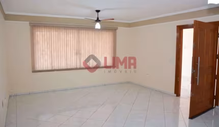 Casa Espaçosa à Venda no Geisel - Próxima da UNESP e de Comodidades Essenciais!