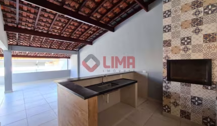 Linda Casa Vista Alegre com 03 quartos sendo 01 suíte - Bauru/SP