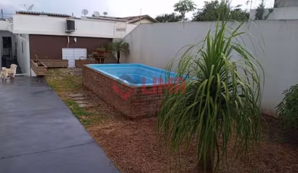 CASA COM PISCINA À VENDA PRÓXIMO À UPA IPIRANGA ? BAURU