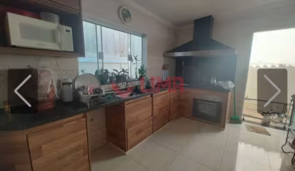 Excelente Casa de 03 dormitórios - Jd. Solange