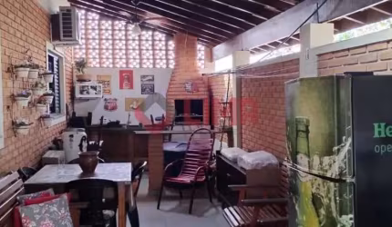EXCELENTE CASA NO JARDIM SOLANGE - BAURU / SP