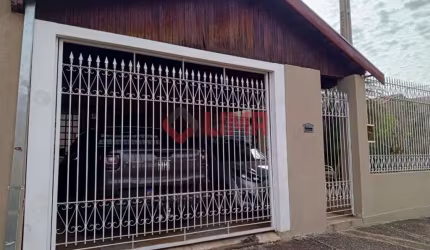 Linda casa com 2 dormitórios - Próx. FIB