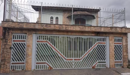 Sobrado à Venda | 315m² | 4 dormitórios | 3 Vagas | Vila Nova Cachoeirinha-SP