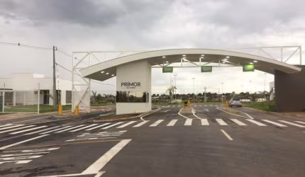 Lote no Condomínio Primor das Torres - Avenida das Torres - Excelente Localização -