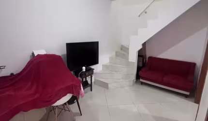 Sobrado de 2 quartos - Condomínio Canachuê - Próximo do Shopping Estação - Bairro Santa Amália