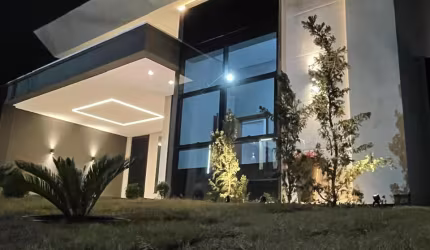 Casa térrea nova com 3 suítes - Condomínio Florais da Mata - Região do Chapéu do Sol