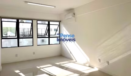Sala comercial à venda na Rua Lauro Linhares, 2123, Trindade, Florianópolis por R$ 197.000
