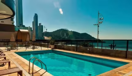 Predio frente mar com piscina aquecida, academia, 4 salões de festa.