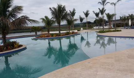Terreno em condomínio Riviera de Santa Crisitina II à venda