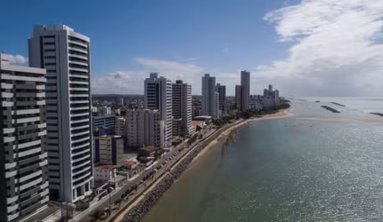 Apartamento à Beira-Mar em Olinda - Totalmente Reformado e Pronto para Morar!