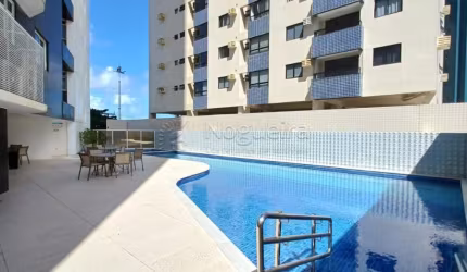 Vendo Excelente apartamento mobiliado, localizado na beira mar de Boa Viagem, com 155,15m² de área útil.