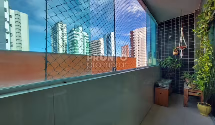 APARTAMENTO AMPLO EM CANDEIAS – 3 QUARTOS, 111m², VARANDA FECHADA E EXCELENTE LOCALIZAÇÃO!