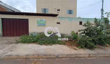 Casa sobrado a venda  vila oliveira Aparecida de Goiânia,04 Quartos sendo 2 suíte, ótima localização, ao lado avenidas Diamante,Valor R$380.000,00