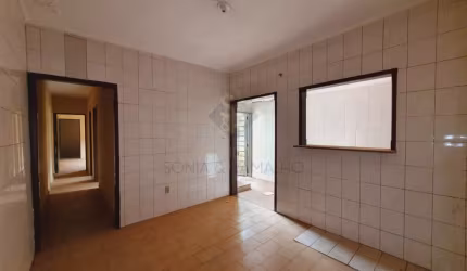 Casa padrão para Venda e Locação no Bairro Vila Albertina, em Ribeirão Preto