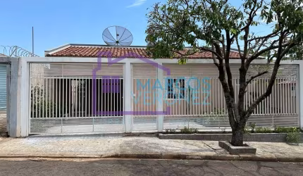 Casa com 3 quartos à venda no Núcleo Habitacional Nova Marília, Marília , 180 m2 por R$ 350.000