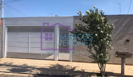 Casa com 2 quartos à venda no Jardim América, Marília , 220 m2 por R$ 595.000