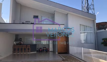 Casa com 4 quartos à venda no Jardim São Francisco, Marília , 300 m2 por R$ 900.000