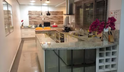 Casa Sobrado à Venda no Tatuapé: 3 Dormitórios, 250m²