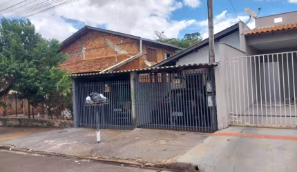 02 CASAS GEMINADAS MEIO TERRENO EM CAMBE