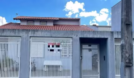 CASA ASSOBRADADA COM 4 QUARTOS E RESIDENCIA NOS FUNDOS NA VILA SALOMÉ