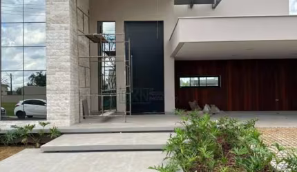 CASA EM ALTO PADRÃO COM 4 SUÍTES NO VILLÁGIO DO ENGENHO