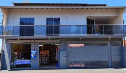 SOBRADO COM AREA COMERCIAL E DEPENDENCIA NOS FUNDOS EM CAMBÉ
