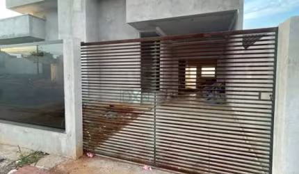 Casa Geminada Assobradada com 03 quartos no Jd Monte Alto em Cambé