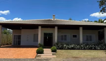 CASA CLASSICA COM 3 SUITES NO CONDOMÍNIO HORIZONTAL VILLÁGIO DO ENGENHO