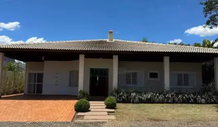 CASA CLASSICA COM 3 SUITES NO CONDOMÍNIO HORIZONTAL VILLÁGIO DO ENGENHO