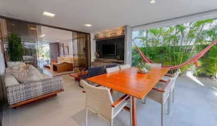 Casa de 426m2 com 5 Suítes + DCE em Condomínio de Luxo