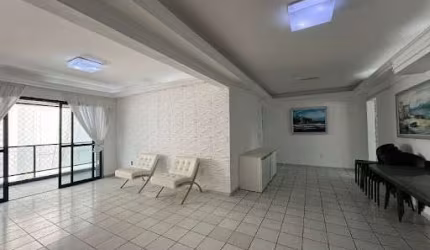 Apartamento de 133m² com 03 Quartos + DCE na beira mar de Areia Dourada