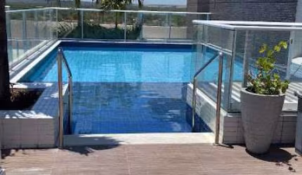 Amplo Apartamento de 74m2 com 2 Quartos + Móveis Projetados e à 100m do Mar