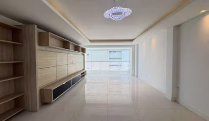 Apartamento com 133 m² em Tambaú