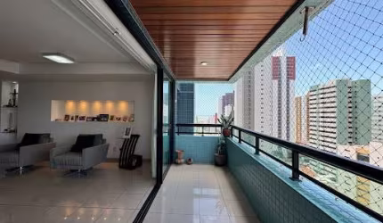Amplo Apartamento com 3 suítes em Tambaú