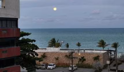Apartamento com 03 quartos na beira mar no Caribessa