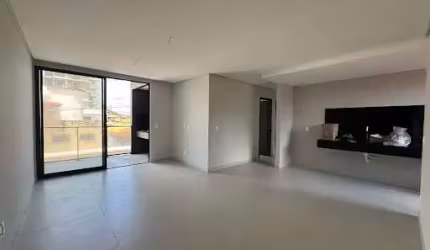 Apartamento novo na beira mar de Camboinha com 03 quartos