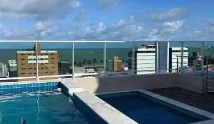 Apartamento de 63m2 com 2 Quartos + Varanda, Móveis Projetados e a 300m do Mar