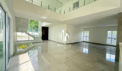 Casa de 320m2 com 4 Suites + Piscina Privativa, em Condomínio Fechado