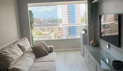 Apartamento de 65m2 com 2 Quartos, Todo Projetado, em Condomínio Club
