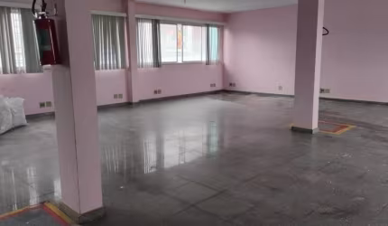 ALUGO SALA COMERCIAL com 100m² - Rua do Comércio- Pavimento Superior