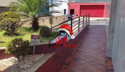 Sala comercial, em ótima localização no bairro Barro Preto