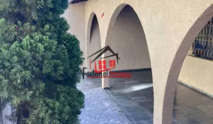 CASA A VENDA 3 QUARTOS, 3 VAGAS, BAIRRO ALÍPIO DE MELO, BH.