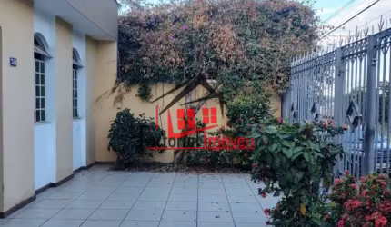 CASA A VENDA EM BELO HORIZONTE, NOVO GLÓRIA, 4 QUARTOS, SUÍTE, 3 VAGAS, BH.
