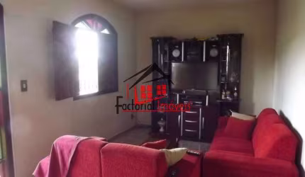 Casa 2 quartos com lote de 588 m² à venda, próxima à av Abílio Machado.
