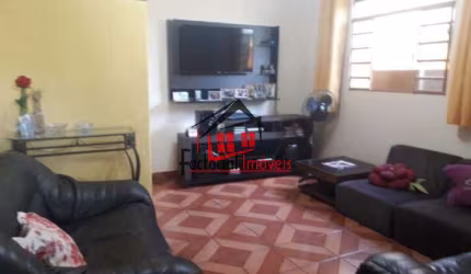 Casa 4 quartos, piscina, um barracão à venda no bairro Trevo